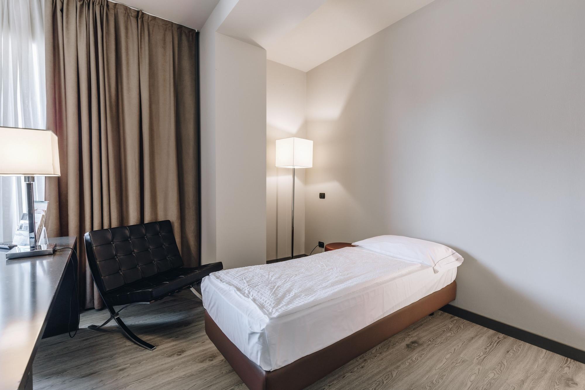 Hotel Continental Cremona Esterno foto