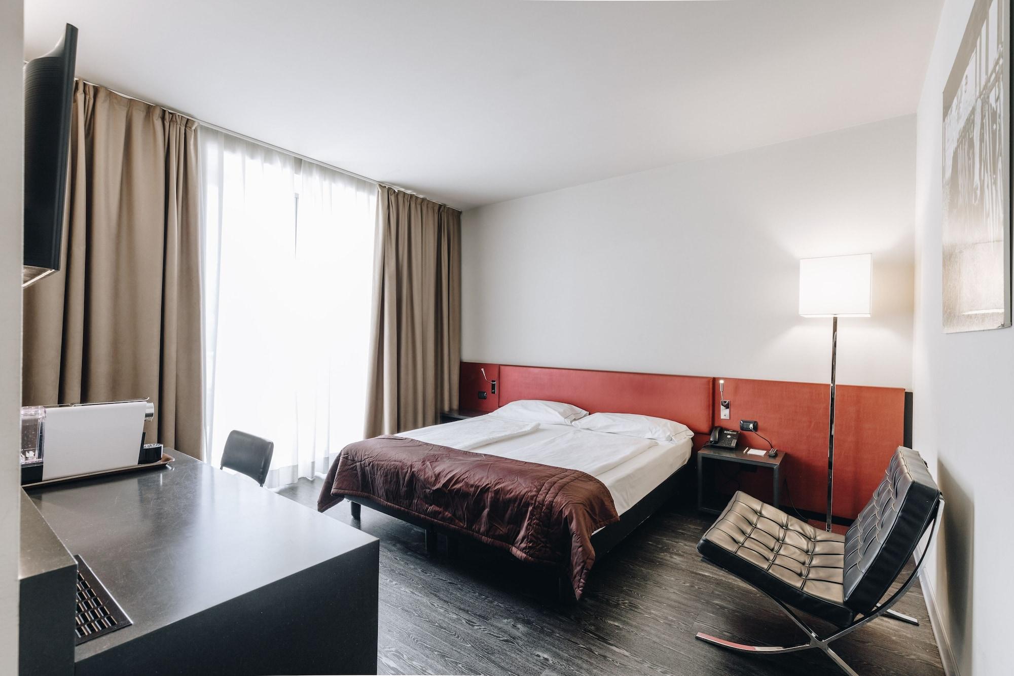 Hotel Continental Cremona Esterno foto