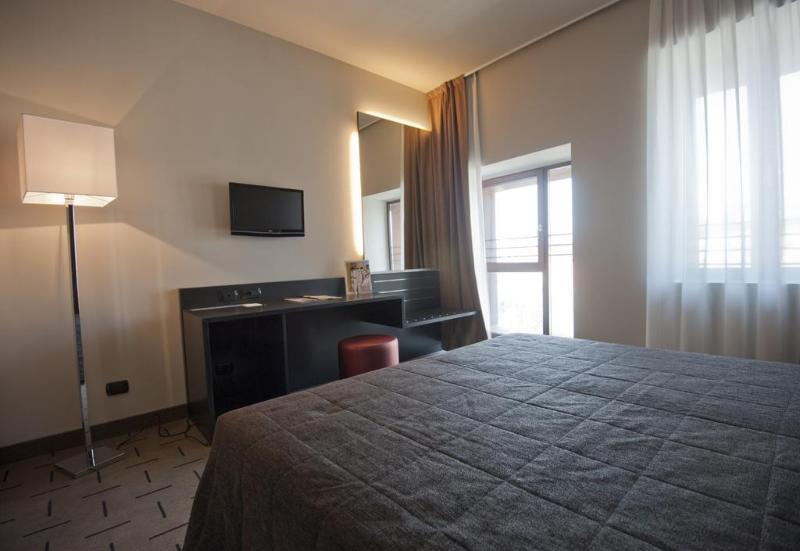 Hotel Continental Cremona Esterno foto